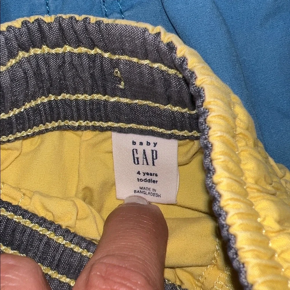 GAP Boys Bundle of Pull-On Poplin Shorts, 4
